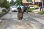 Alasan Warga Tanam Pohon di Jalan Raya Aceh Singkil : Karena Sudah Ada Nyawa Melayang