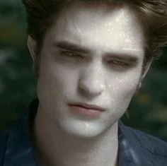 Edward Cullen qui... scintille !