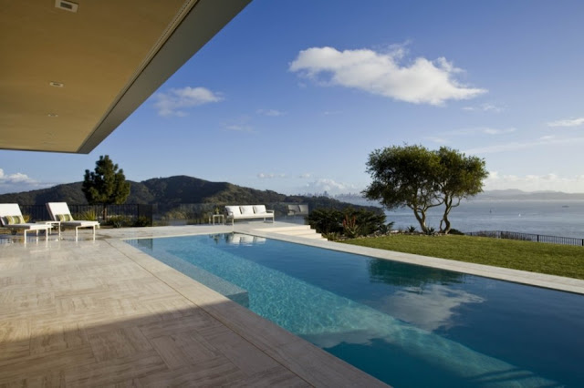 Photo of the view as seen from the terrace with the pool