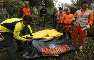 Foto Korban Sukhoi Superjet 100 Gunung Salak