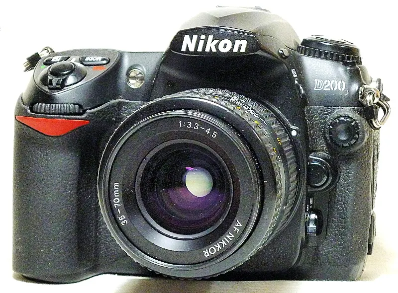 Nikon AF-Nikkor 35-70mm 1:3.3~4.5N, The Kit Lens