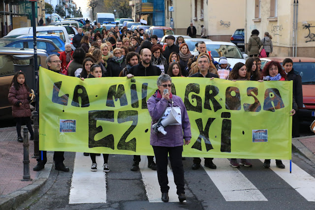 Manifestación de familias y trabajadores del colegio La Milagrosa