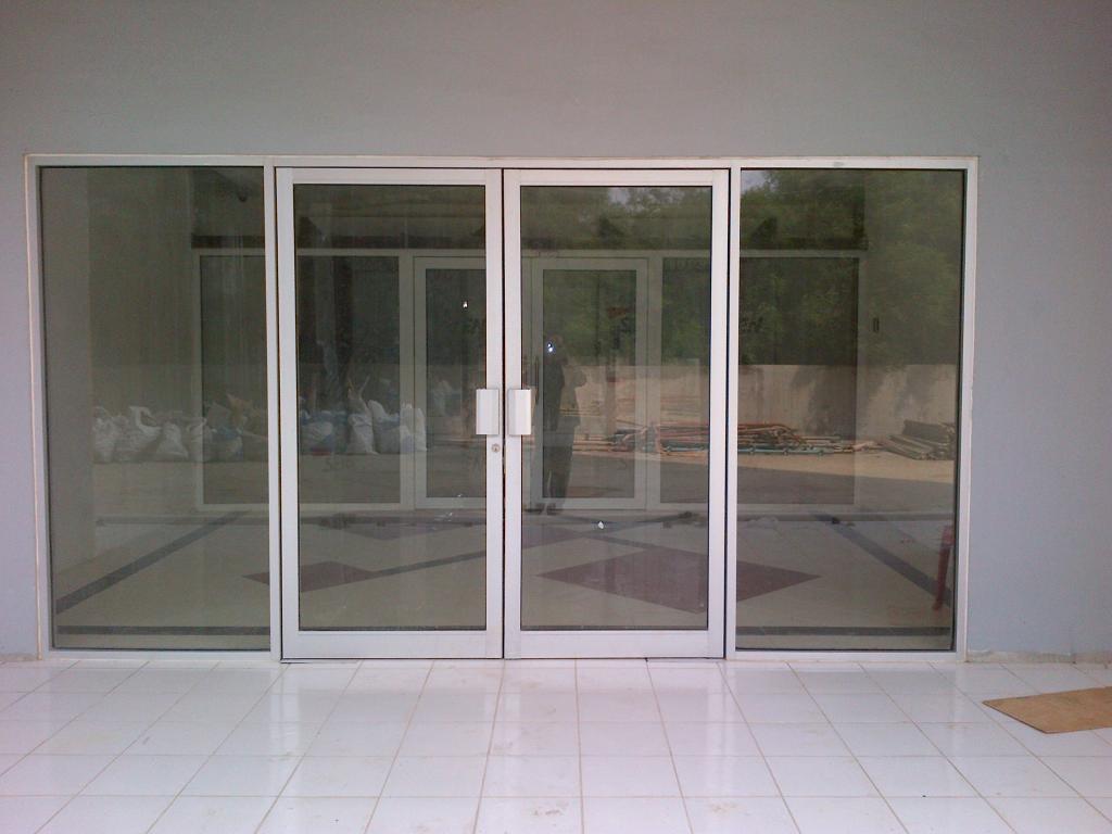 Jual Pintu  Kaca  Tempered Frameless di Banjarbaru 0812 