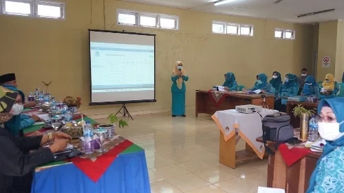 Tim Penilai Provinsi Sumatera Barat Sambangi Dasawisma Melati 25.