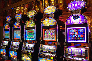 Naughty Atau Nice Spring Break Online Slot - Online Casino Info