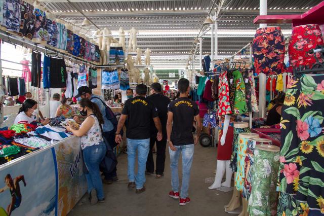 Fábio Aragão solicita mudanças no novo decreto para horário de funcionamento das feiras do Polo de Confecções