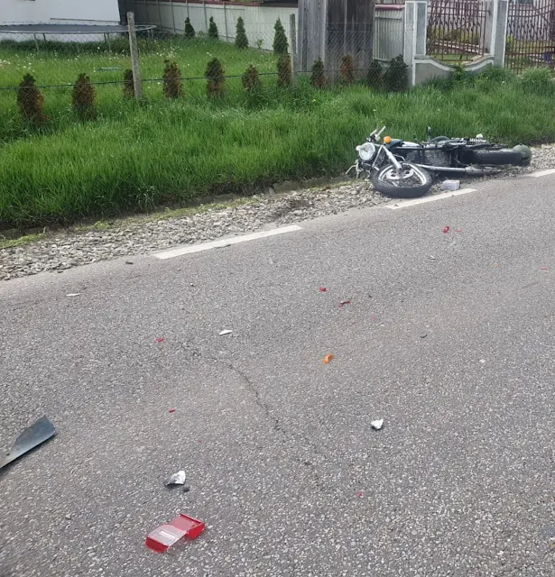 FOTO Accident la Bunești. Motociclist rănit după coliziunea cu un SUV