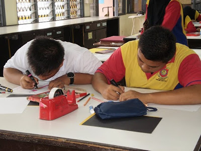 Kecemerlangan Pendidikan Fesyen: Pertandingan Lakaran 