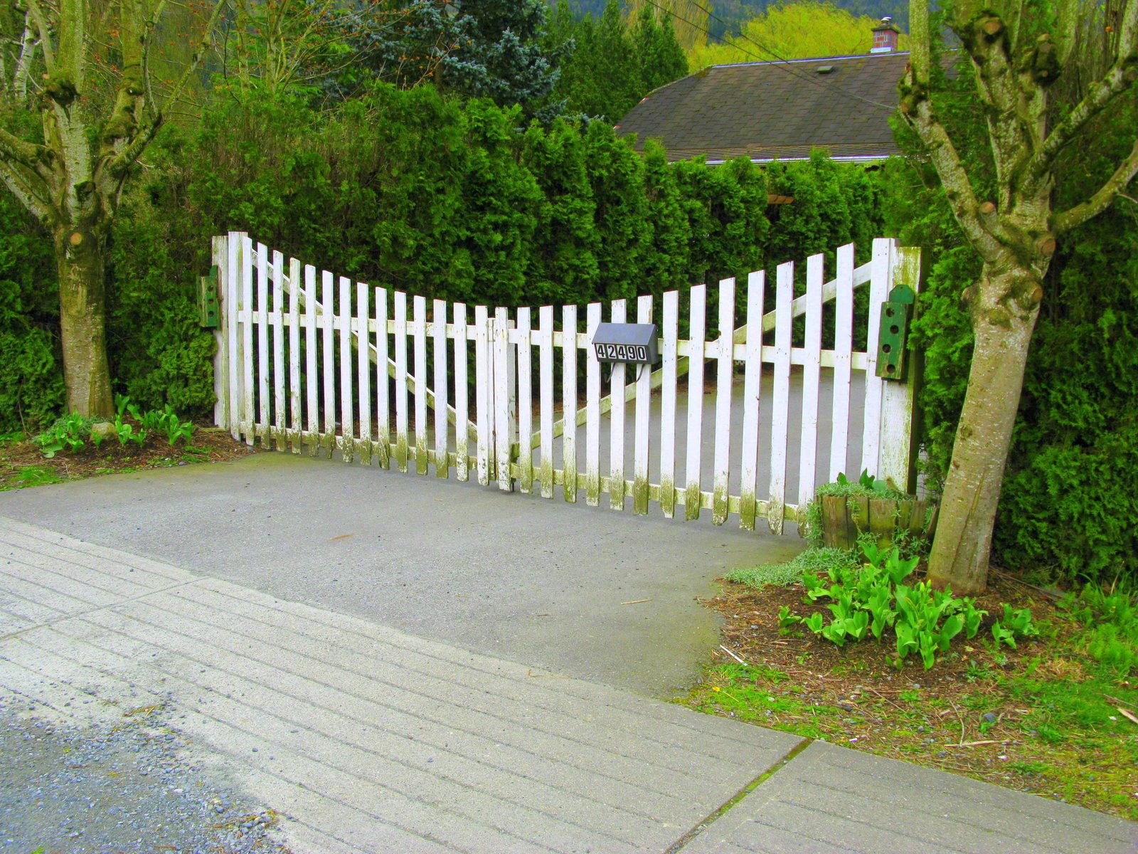 wooden driveway gate plans