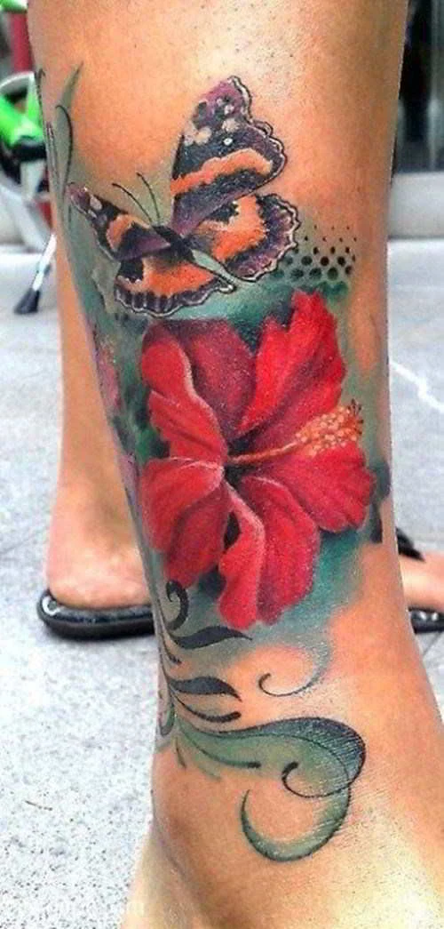 Un tatuaje hawaiano de mujer