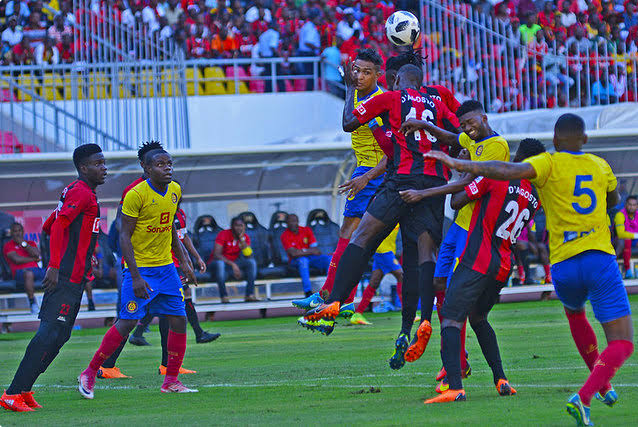 A Direcção do 1.° de - Clube Desportivo 1º de Agosto