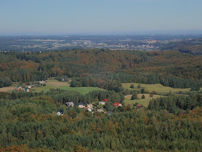 Szymbark, atrakcje na Kaszubach, najwyższe wzniesienie Kaszub, dom do góry nogami