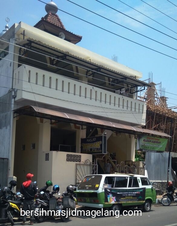 Kegiatan Bersih-bersih Masjid Baitun Nur Jl. Beringin Tidar Utara kota Magelang