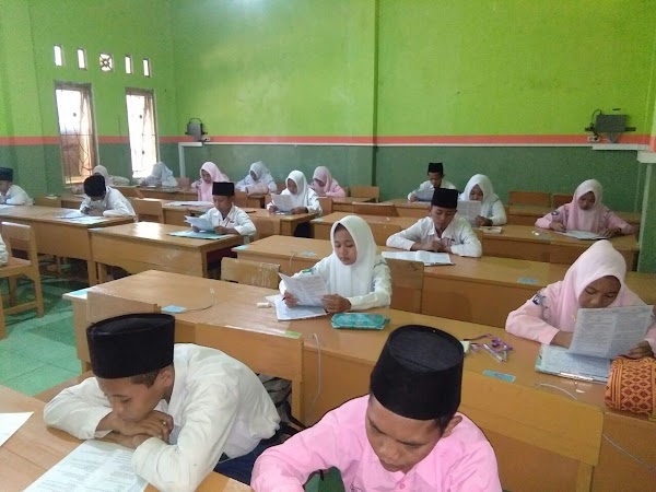 Hari pertama Semester Genap Siswa-siswi SMPT Darul Dakwah