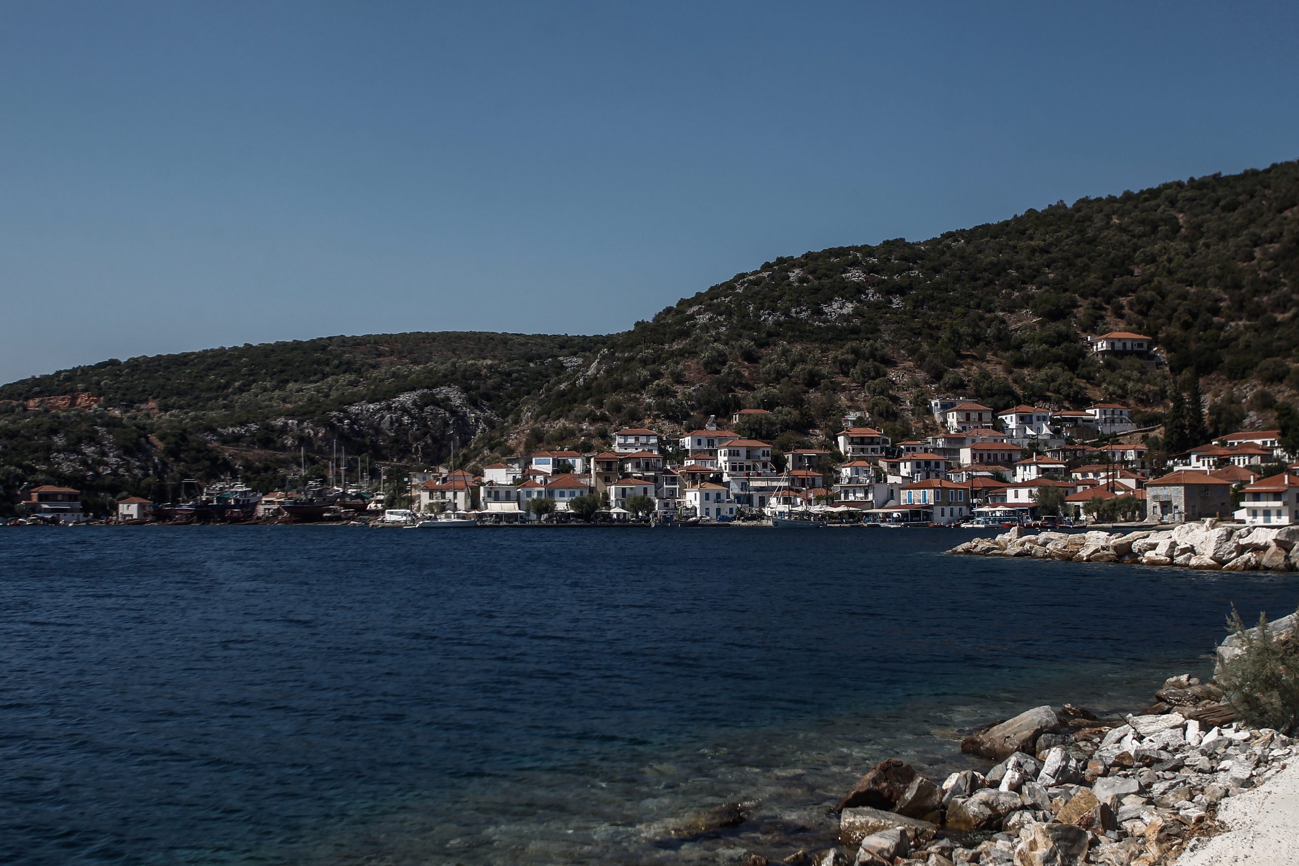 Τεράστια κηλίδα άγνωστης ουσίας εντοπίστηκε στη Βαλτική Θάλασσα στα ανοικτά των ακτών της Σουηδίας, ανακοίνωσε η ακτοφυλακή της χώρας.