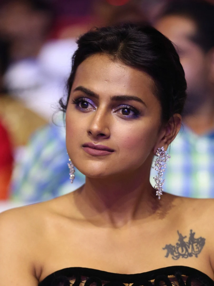 Actress Shraddha Srinath Cute Gorgeous Closeup Stills