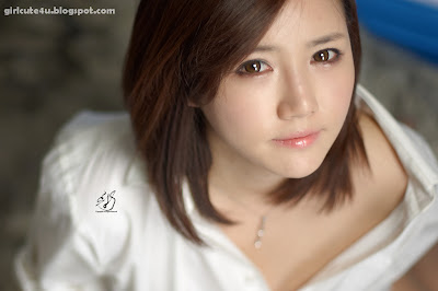 Han-Ga-Eun-Fur-Rug-01-very cute asian girl-girlcute4u.blogspot.com