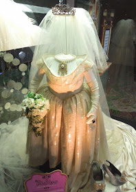 Muppets Most Wanted Miss Piggy Vivienne Westwood wedding dress