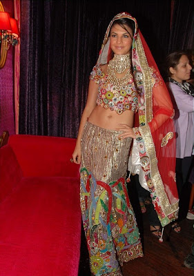 Jacqueline Fernandez walks the ramp at Riyaz Ganji Show