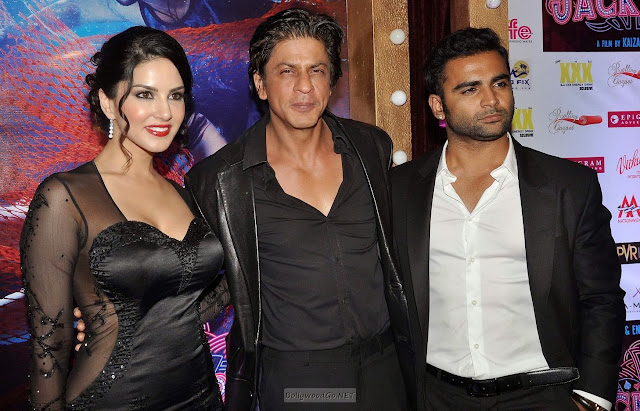 Shah-Rukh-Khan-At-Jackpot-Movie-Premiere-Show-62