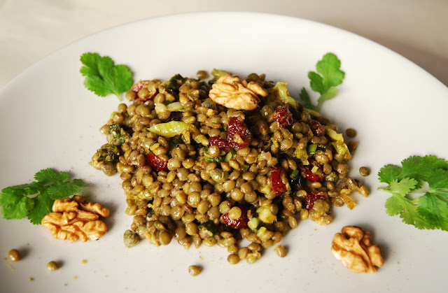 Salade de lentilles aux cranberries et cébettes