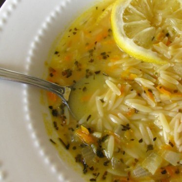 Lemon Garlic Orzo Soup #vegetarian #soup