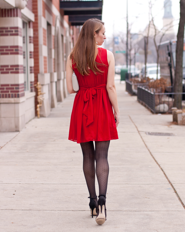 Красное Платье И Колготки Фото