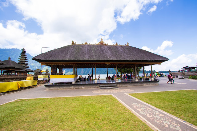 Lago e tempio Danau Bratan-Bali