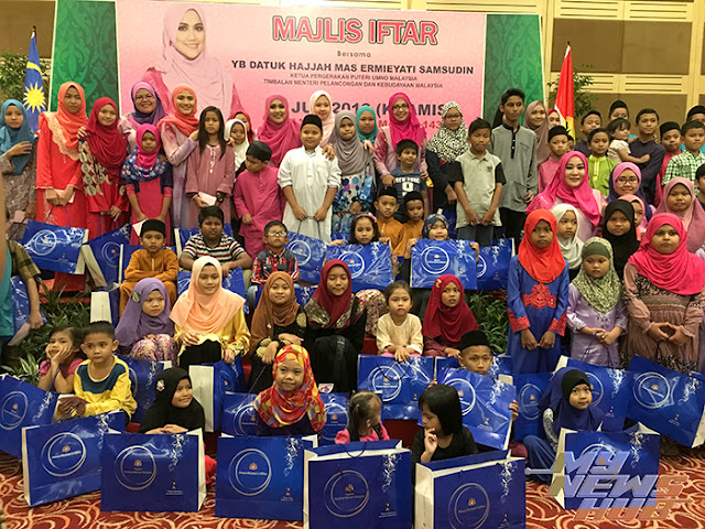 PUTERI UMNO MALAYSIA RAI 100 ANAK YATIM