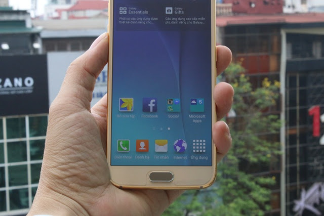 Samsung galaxy s6 màu vàng xách tay - màn hình