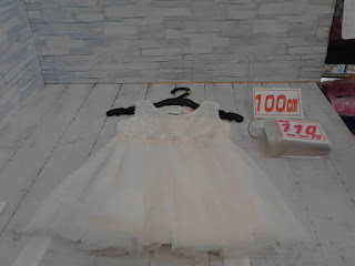 中古品　子供服　１００㎝　ホワイト　ガールズドレス　１１０円