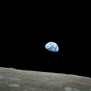 Apollo 8 görevi sırasında Ay'dan Dünya'nın görünüşü