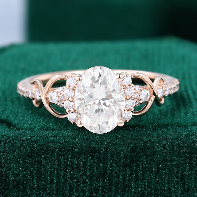 This image has an empty alt attribute; its file name is MollyJewelryUS-Oval-Cut-Moissanite-Rose-Gold-Engagement-Ring.jpg