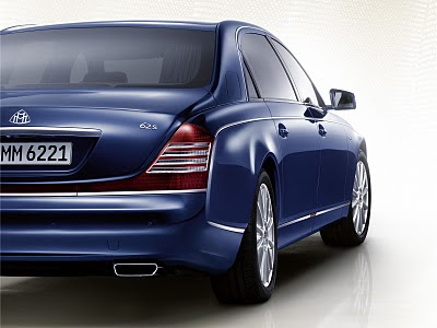 Maybach presented its highend luxury saloons Maybach 62S at the Beijing 