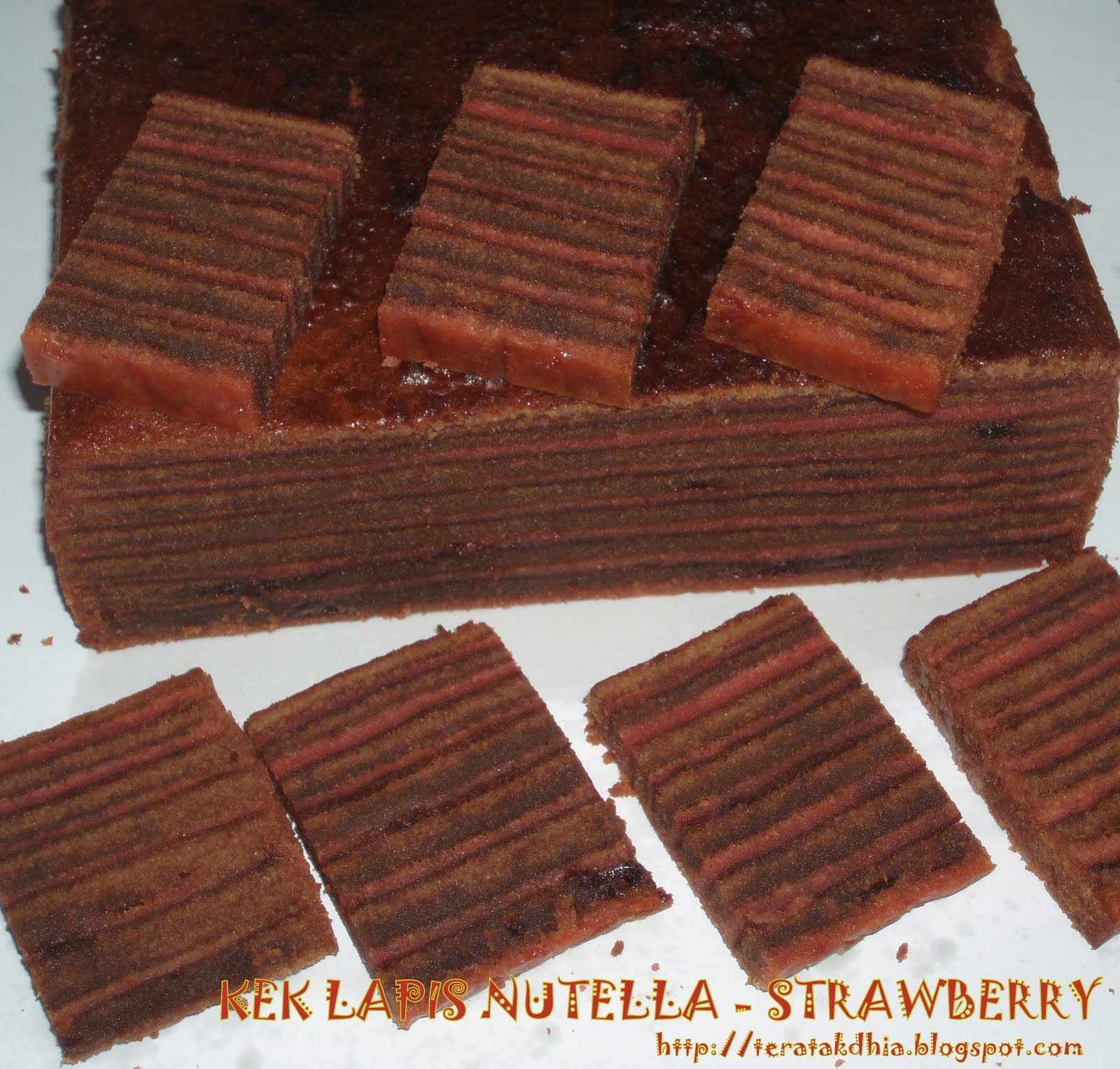 Yuslindhia Zamani: Kek Lapis Nutella - Strawberry