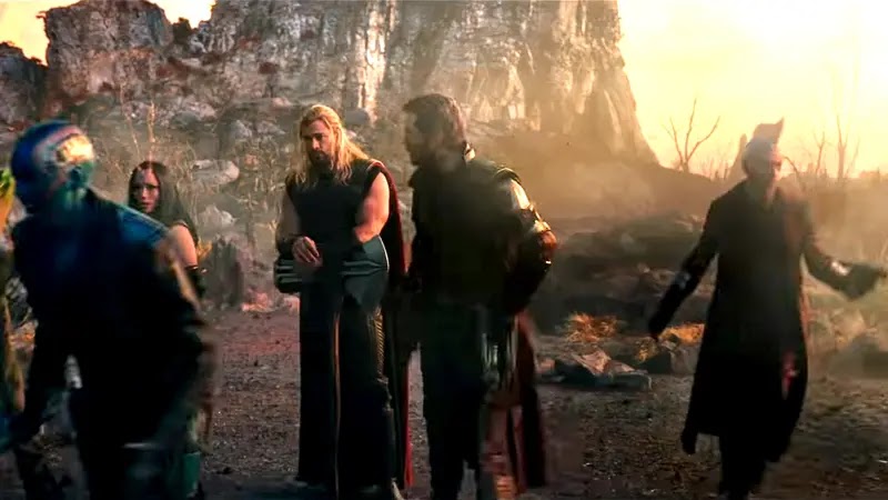 Universo Marvel 616: Kevin Feige exalta Thor: Amor e Trovão como um filme  bem diferente de Thor: Ragnarok