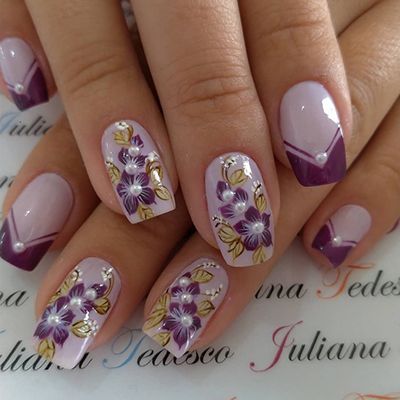 unhas decoradas roxas com flores