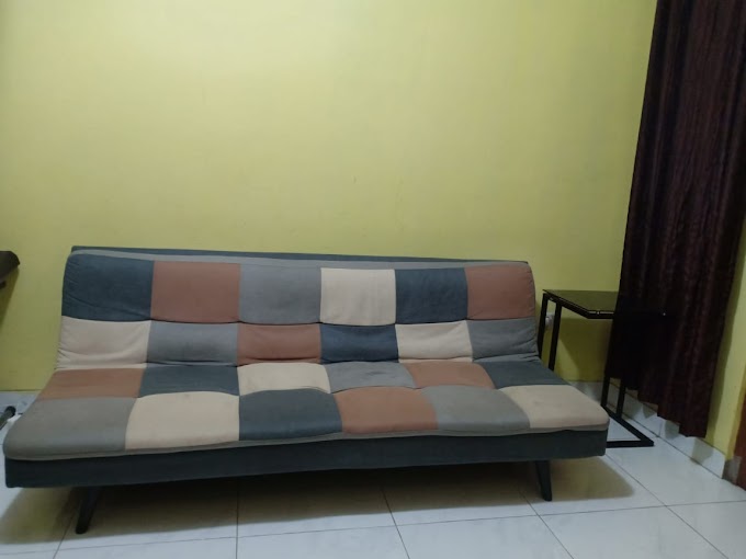 Ruang Tamu Minimalis Dengan Furniture Multifungsi