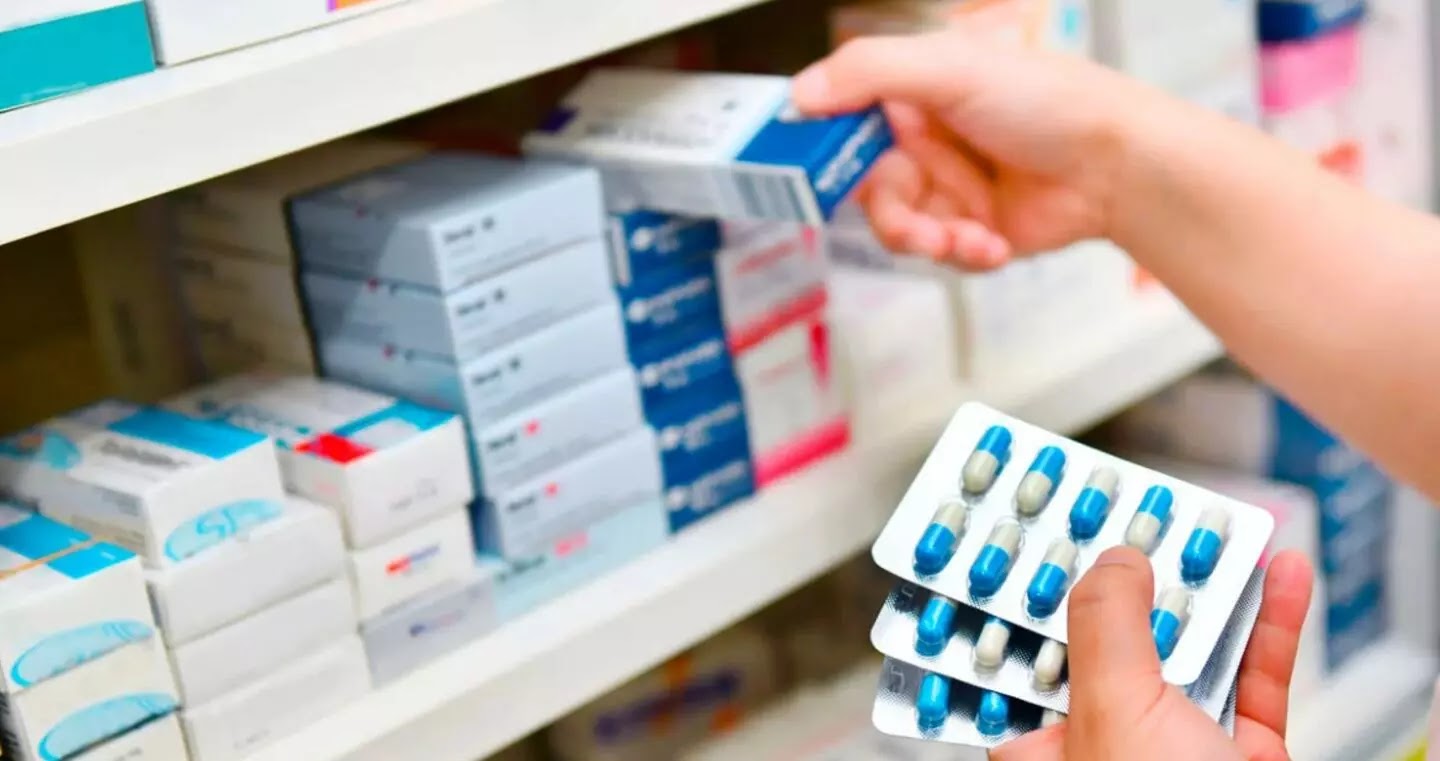 Εκρηκτική η κατάσταση στα φαρμακεία – Άδεια τα ράφια από τα δημοφιλή φάρμακα