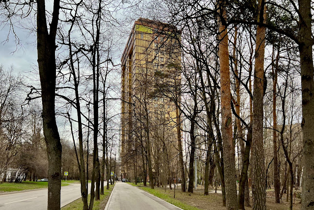 Звенигородская улица, жилой комплекс «Суворов Парк»