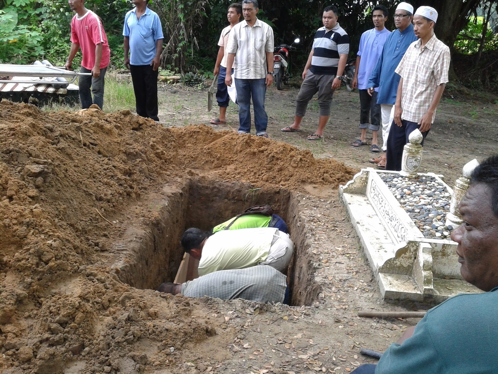 Serenemaklong: Menghindari Seksa Kubur