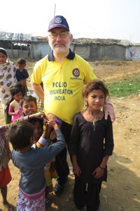 RagPicker Geoff attracts children