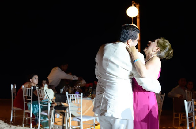 boda en playa, beach wedding, Oaxaca, México, Bodas Huatulco, Wedding Planner