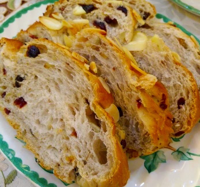 CORETAN DARI DAPUR: DRIED FRUIT & NUT BREAD