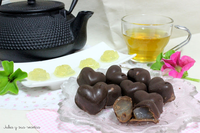 Bombones de chocolate negro y té verde. Julia y sus recetas