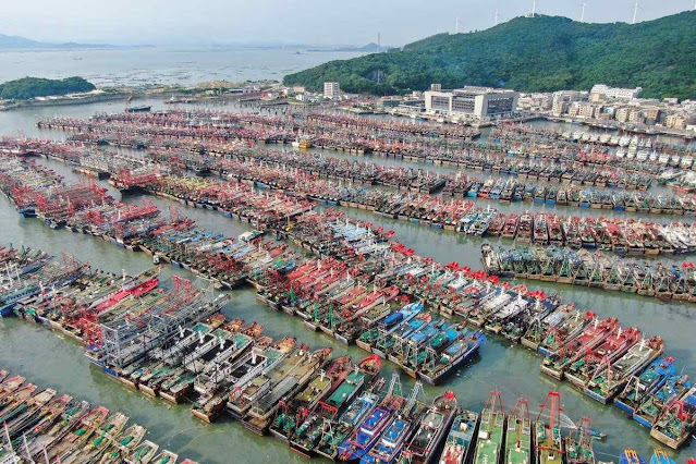 Barcos pesqueros em Yangjiang, Guangdong