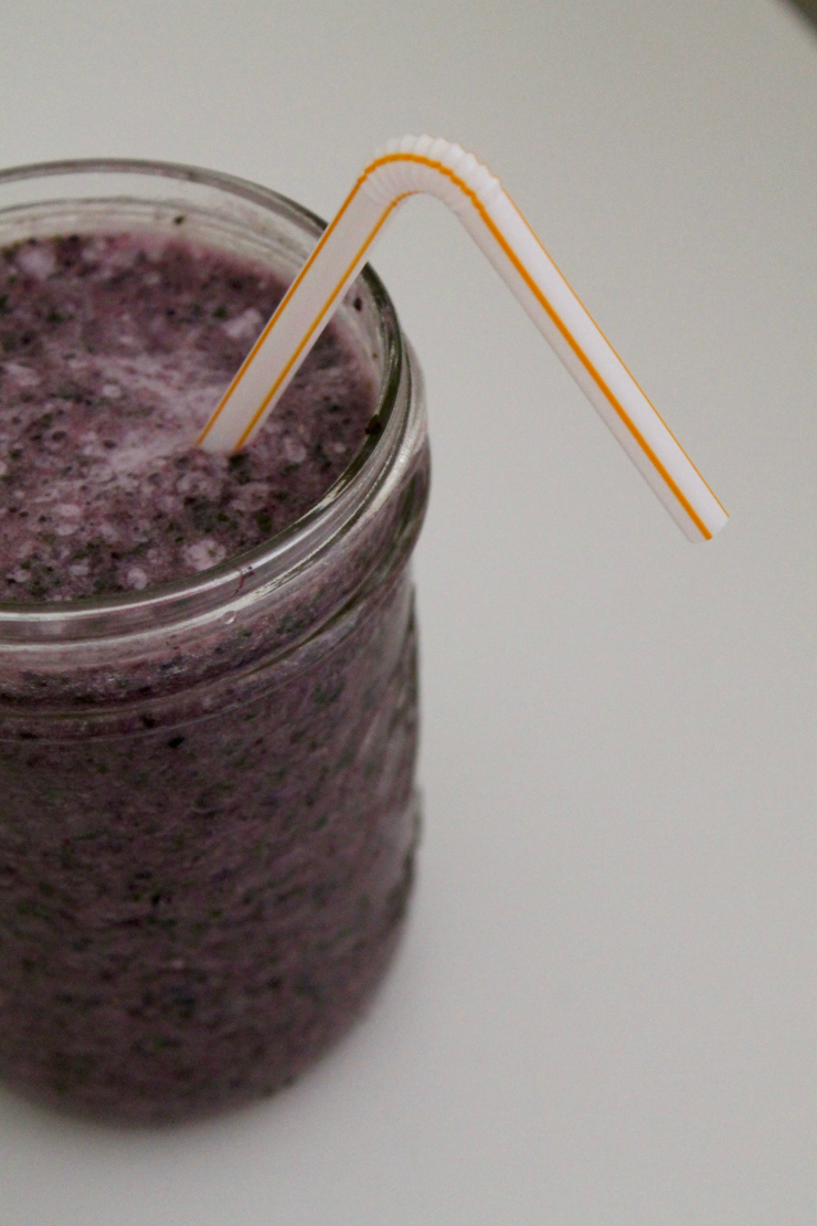 Berry Kale Smoothie recipe, vegan friendly