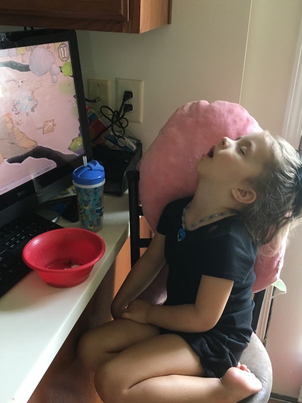 15+ Hilarious Pics That Prove Kids Can Sleep Anywhere - School Drunk!!