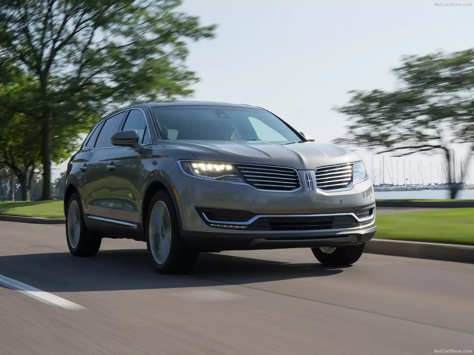 Hình ảnh xe ô tô Lincoln MKX 2016 & nội ngoại thất