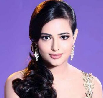 Aanchal-Munjal-Hot-Bikini-Images